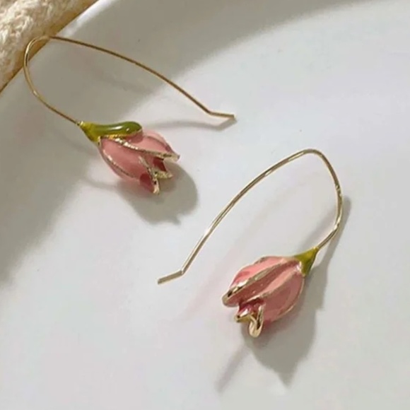 ❤️ FREE Tulip Floral Flower Hipster Hippie Art Chic Glam Girly Modern Earrings - Picture 3 of 6